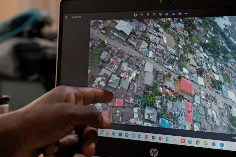 Thị trấn Blamo ở ngoại ô Monrovia, Liberia. Hình ảnh: Carielle Doe cho Bloomberg Businessweek.