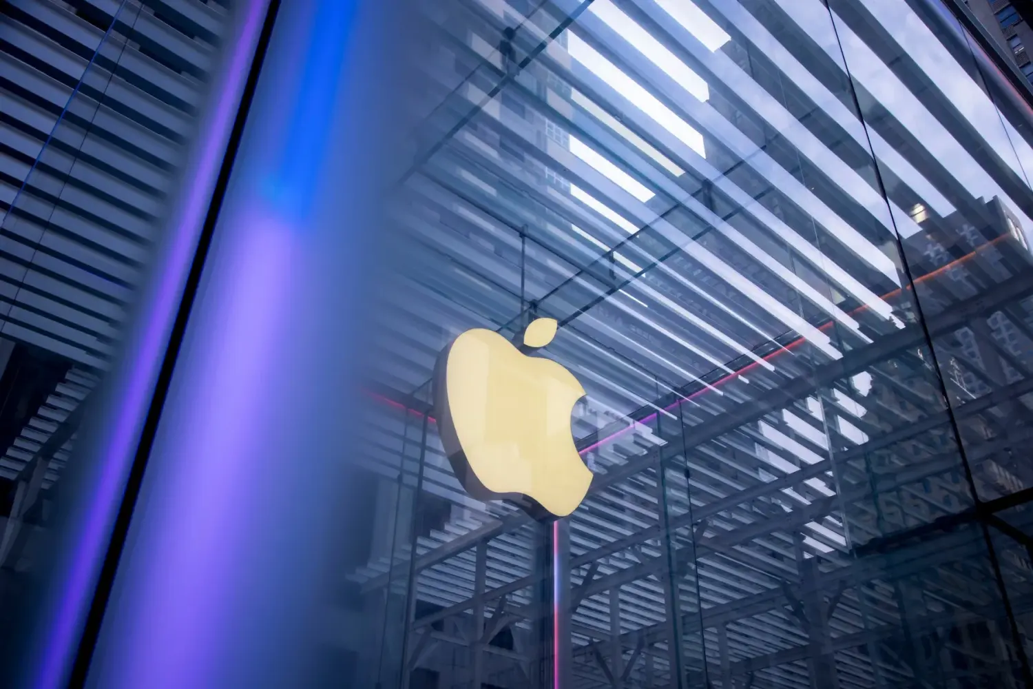 Apple chọn John Ternus kế nhiệm: Lời giải cho bài toán AI nằm ở phần cứng