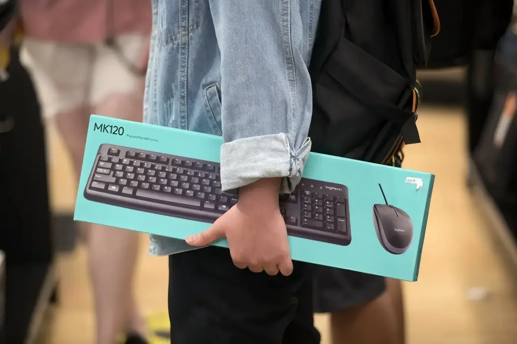 Logitech rút lại dự báo 2026 vì lo ngại thuế quan
