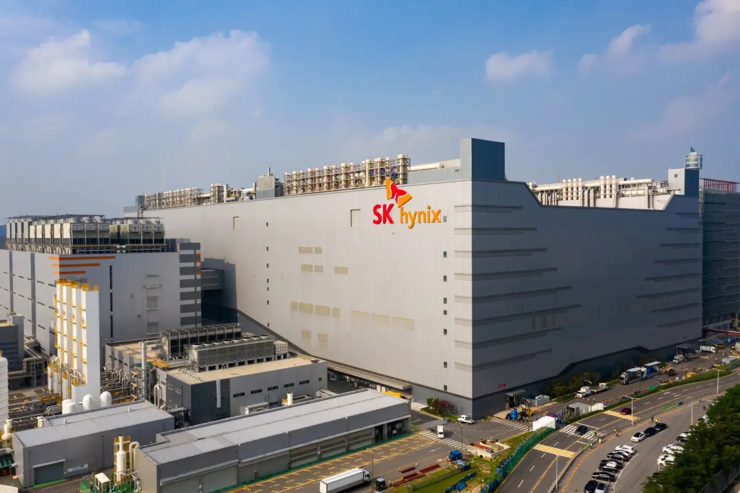 SK Hynix đã từ bờ vực phá sản trở thành doanh nghiệp chip ngàn tỉ USD như thế nào?