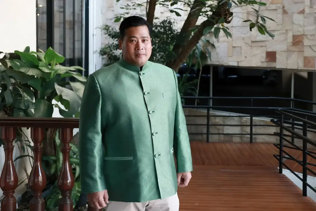 Hoàng tử từng bị lưu vong tuyên bố hoàng gia Thái Lan phải chấp nhận chỉ trích