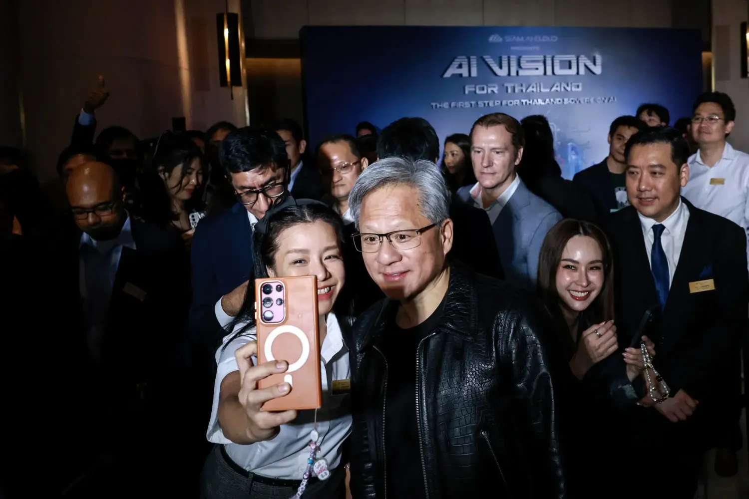 CEO Nvidia dự báo thị trường AI Trung Quốc sẽ đạt 50 tỷ USD