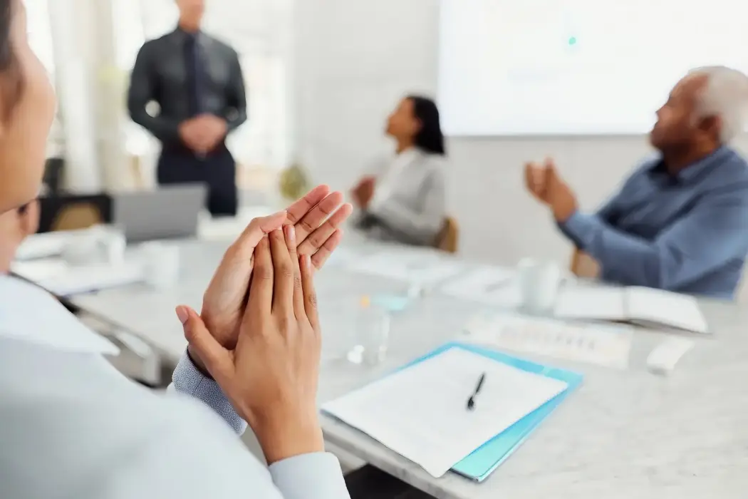Các sếp hãy cẩn thận! AI là nịnh thần Hòa Thân thời đại số!