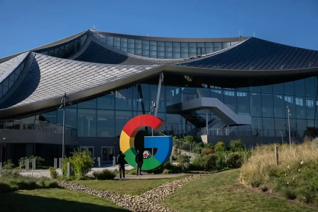 Alphabet nâng dự báo chi tiêu cho AI lên mức kỷ lục 85 tỉ USD