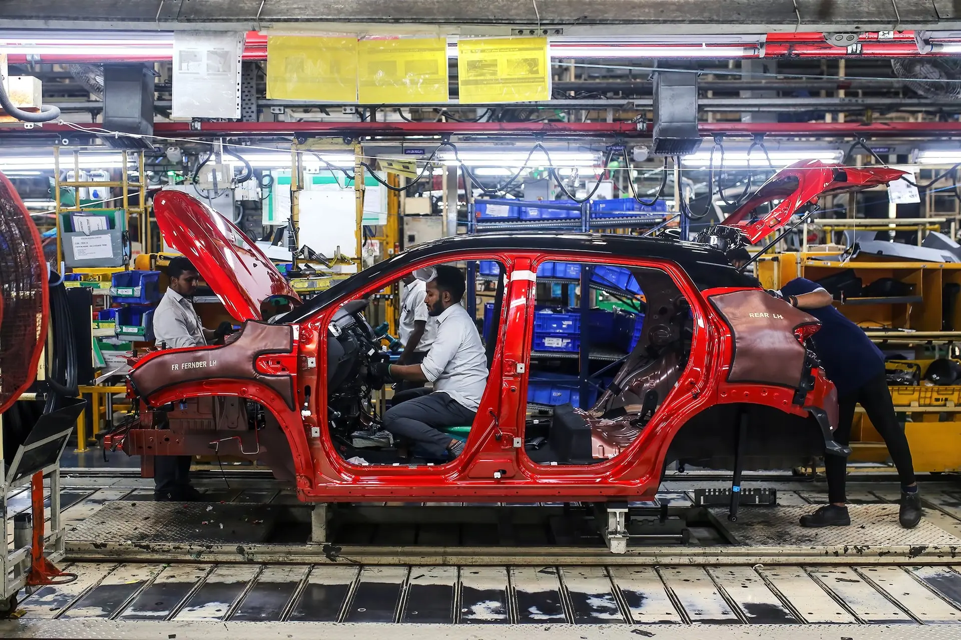 Dây chuyền sản xuất tại nhà máy của Renault Nissan Automotive India Pvt. ở Chennai, Ấn Độ. Hình ảnh: Dhiraj Singh/Bloomberg. 