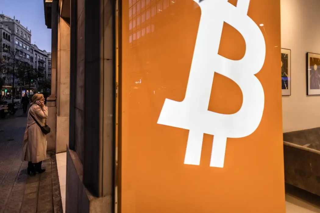 Giá Bitcoin trở lại đà tăng nhắm đến mốc 100.000 USD. Hình ảnh: Angel Garcia 