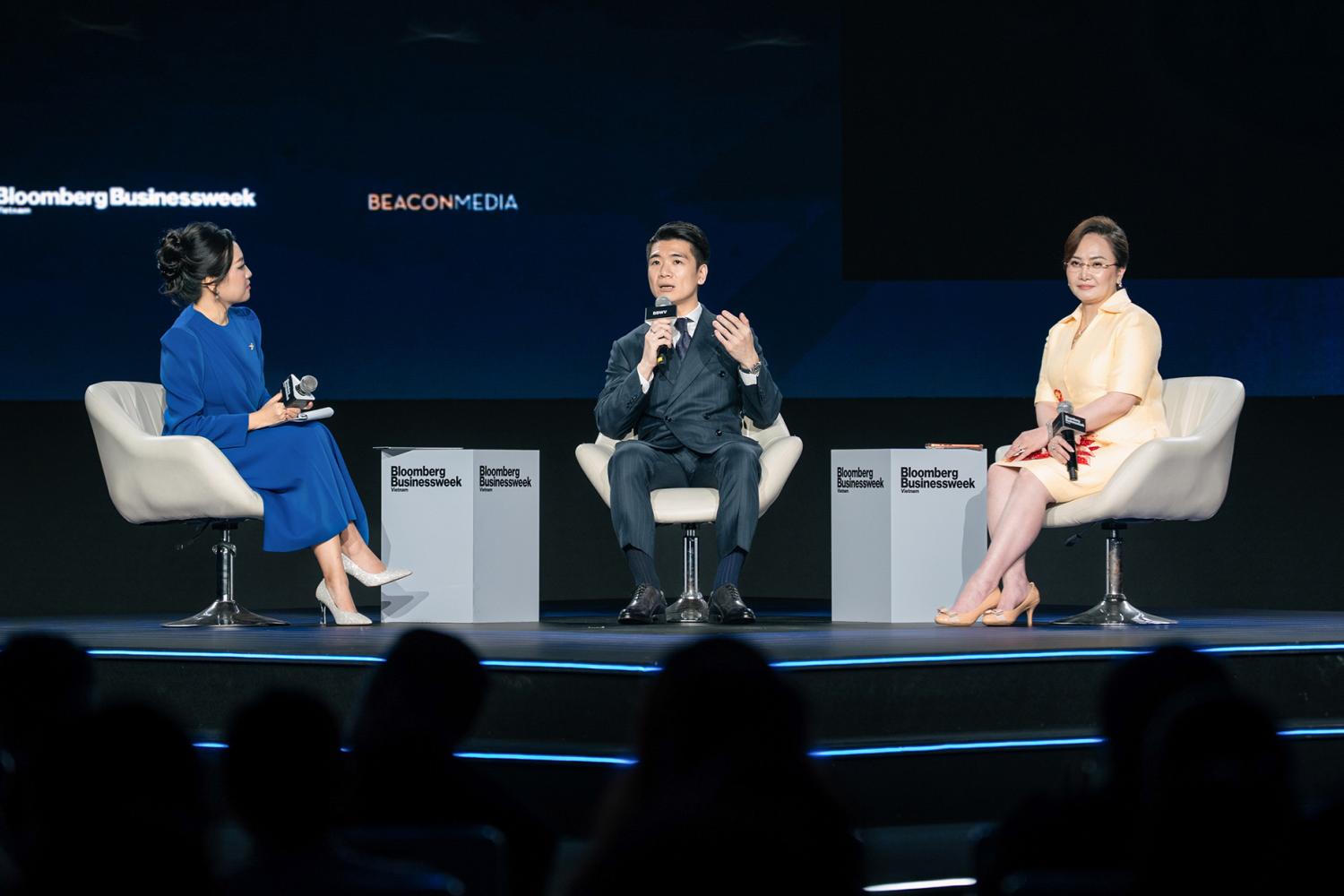 Tư duy lãnh đạo mới - Từ di sản đến bứt phá