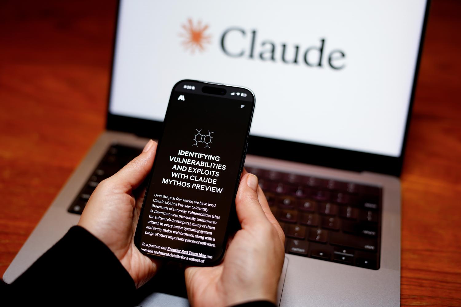 AI ChatGPT hụt hơi khi Gemini và Claude tăng tốc bắt kịp