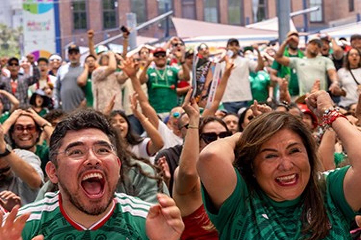 Huyền thoại bóng đá Anh chỉ trích giá vé World Cup quá đắt đỏ