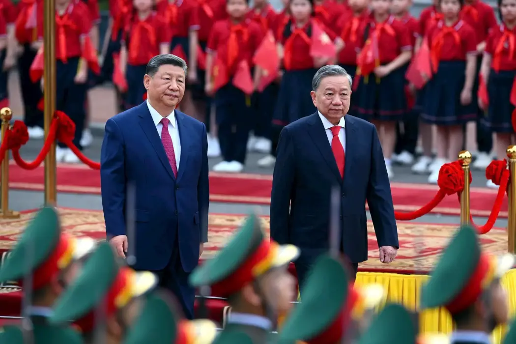 Chủ tịch Trung Quốc Tập Cận Bình (bên trái) cùng Tổng Bí thư Tô Lâm tại Hà Nội vào ngày 14 tháng 4. Hình ảnh: Giang Huy