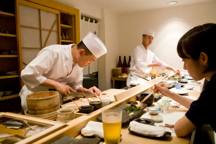 Một quán sushi ở Tokyo. Nguồn: Getty Images