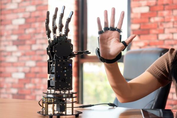 Mỏ vàng 5.000 tỉ USD: Robot hình người chuẩn bị bước vào kỷ nguyên thương mại hóa