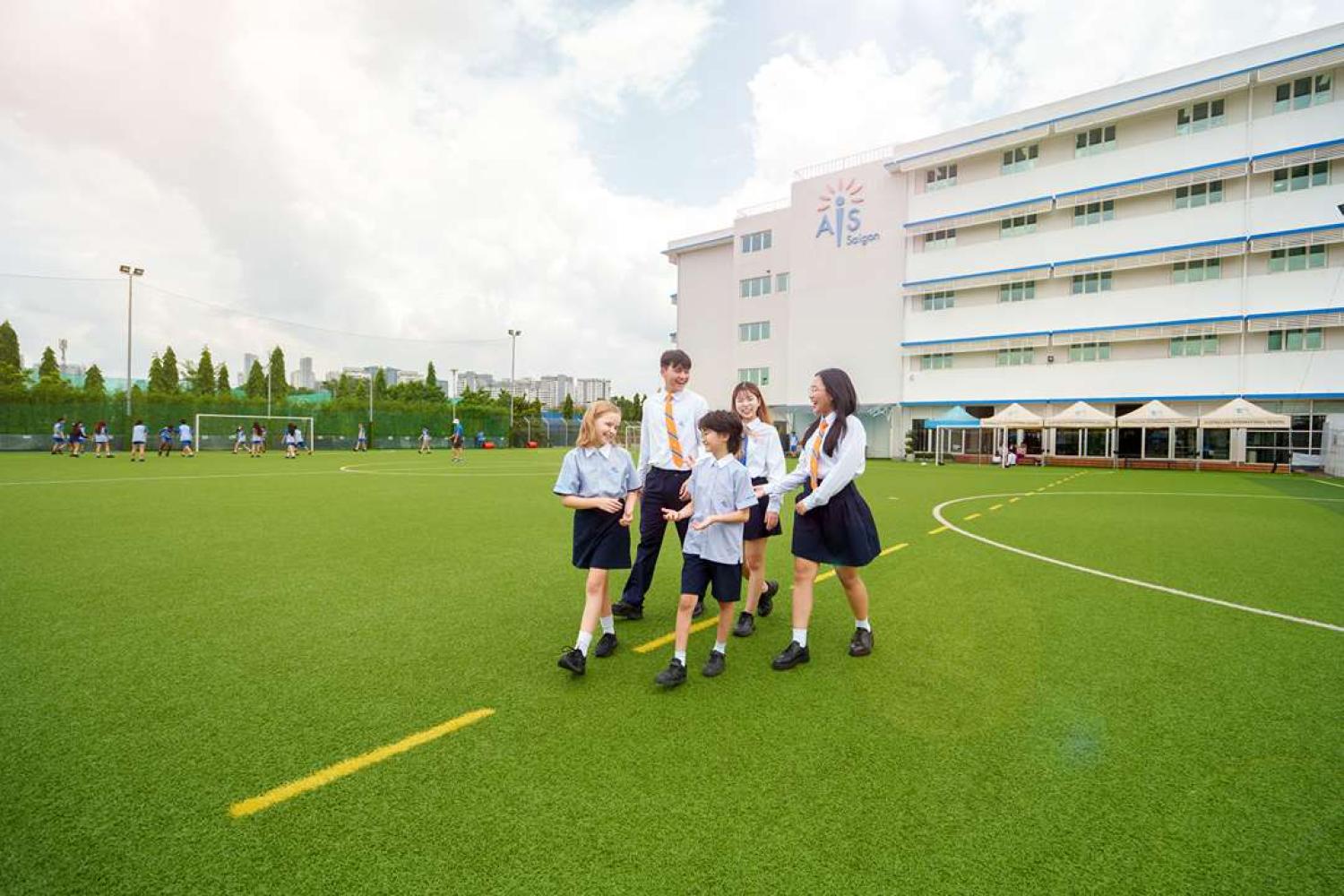 Điều hành một trường quốc tế trong thời kỳ cạnh tranh khốc liệt: “Giáo dục không thể chỉ là một cuộc đua mở rộng và định vị thương hiệu”