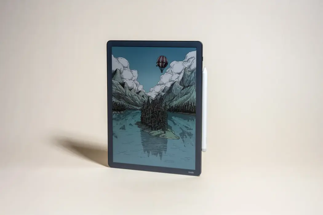 Máy đọc sách Kindle Scribe Colorsoft của Amazon. Hình ảnh: Chris Welch/Bloomberg 