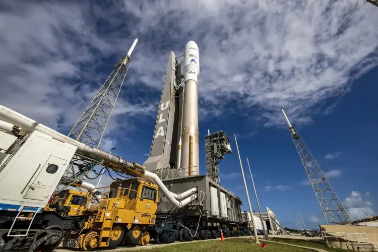 Tên lửa Atlas V của United Launch Alliance và dự án Kuiper của Amazon trên bệ phóng tại Cape Canaveral, Florida. Nguồn: United Launch Alliance