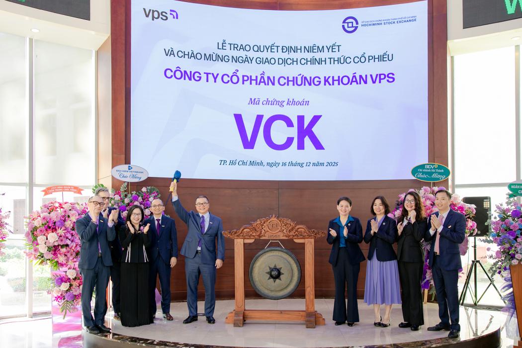 Công ty cổ phần chứng khoán VPS trong ngày niêm yết đầu tiên. Hình ảnh: VPS 