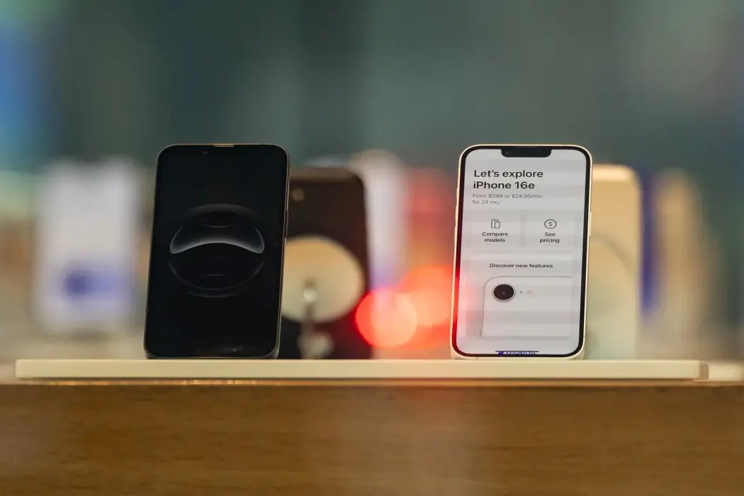 Thư công nghệ: Chiếc iPhone gập đầu tiên sẽ ra mắt vào năm tới