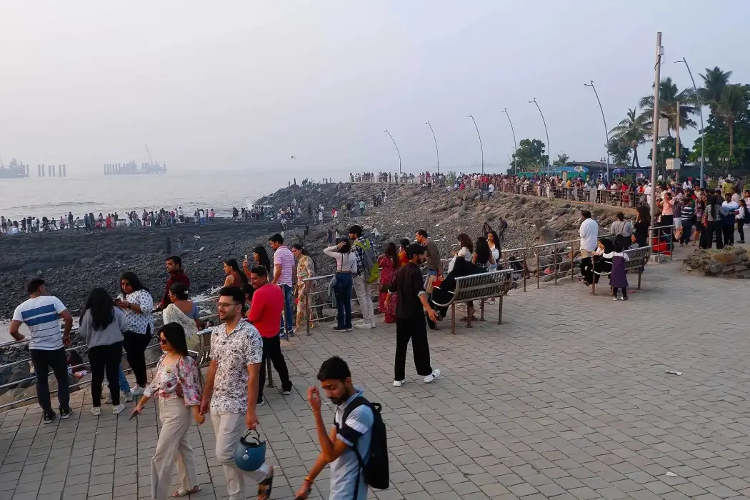 Nhiều biệt thự xa hoa ở Mumbai Ấn Độ có thể biến mất do thời tiết cực đoan