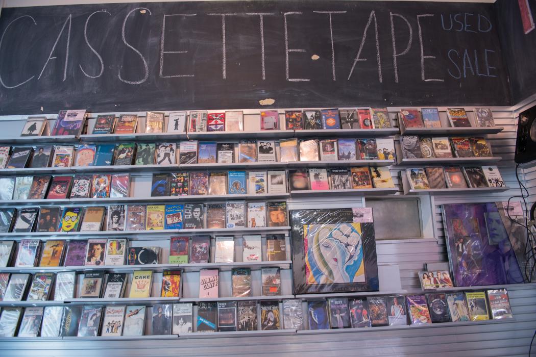 Băng cassette hồi sinh nhờ cơn mệt mỏi với phát trực tuyến, tiếp sức cho thị trường đĩa than trị giá 1 tỉ USD
