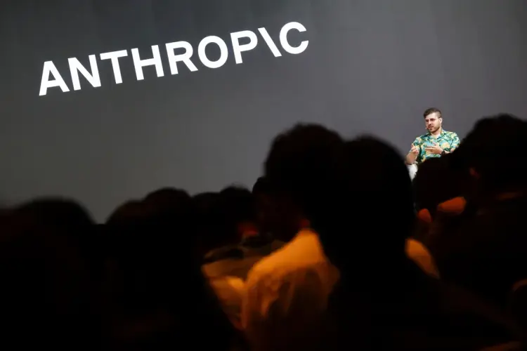 Benjamin Mann, đồng sáng lập Anthropic tại sự kiện Builder Summit ở Singapore ngày 14.10 Ảnh Suhaimi AbdullahBloomberg