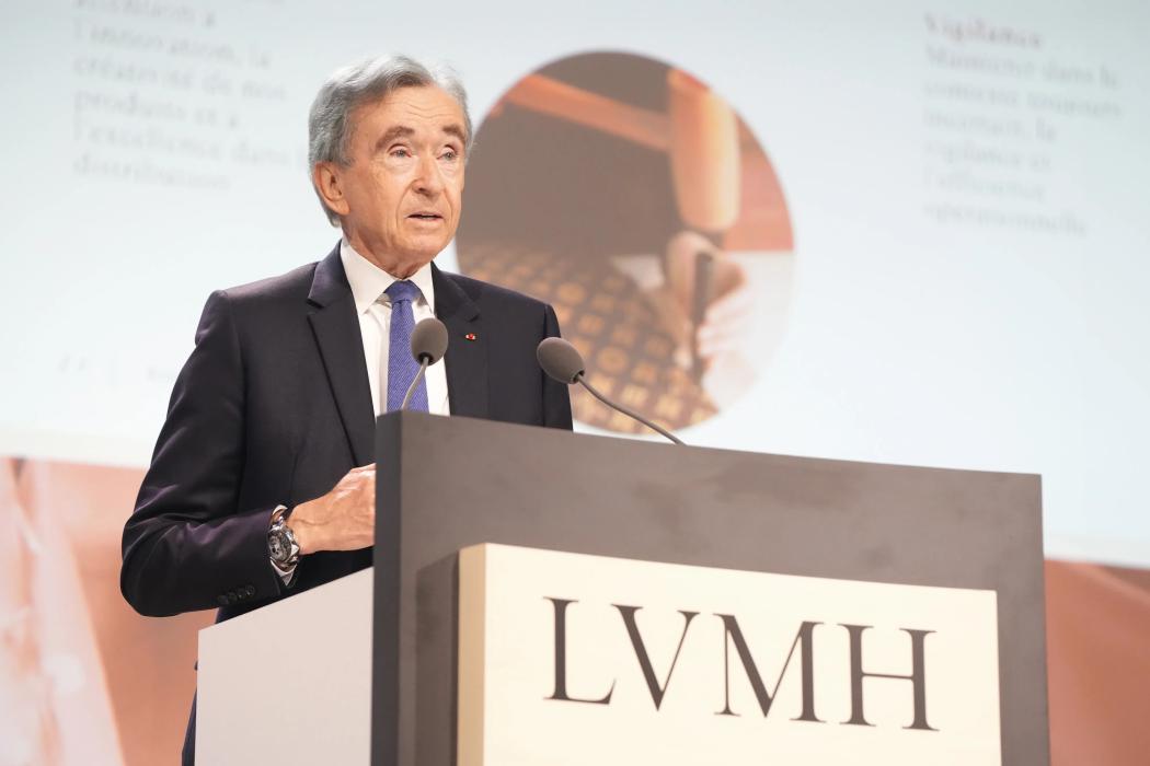Lý do nào khiến CEO LVMH lần đầu đăng tin trên X?