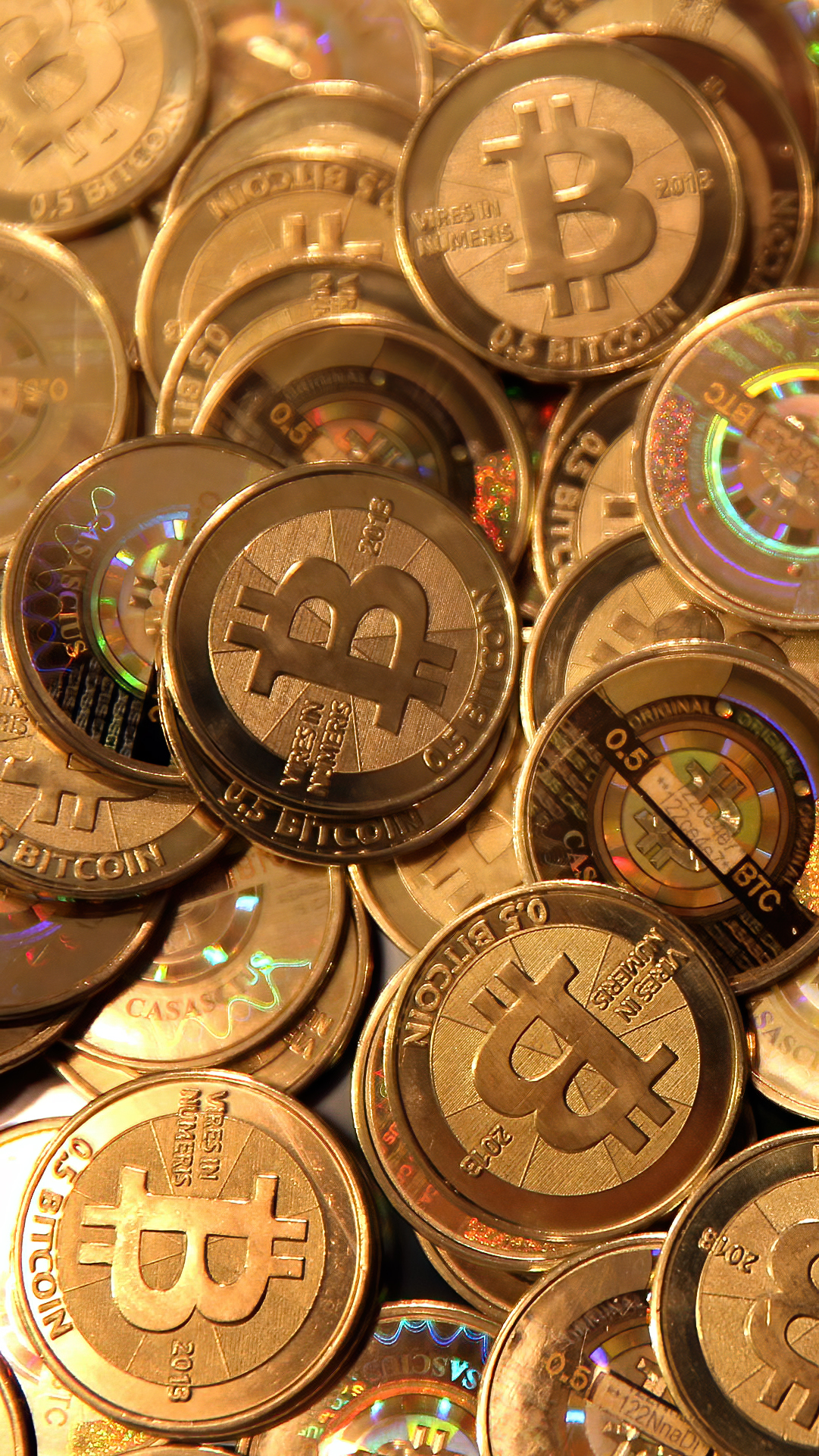 Bitcoin bật trở lại trên mốc 90.000 USD sau đợt bán tháo dữ dội