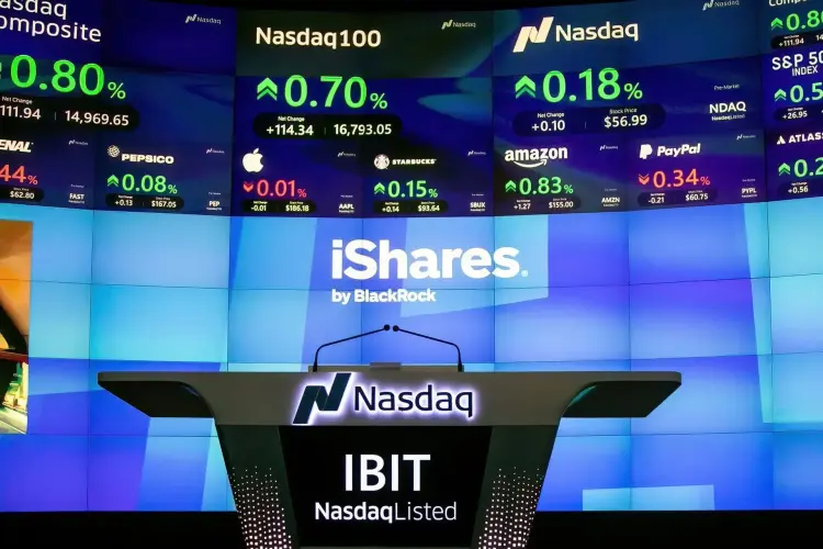 Biển hiệu của Quỹ ETF Bitcoin Trust của Blackrock iShares tại Nasdaq MarketSite ở New York. Nhiếp ảnh gia: Michael Nagle/Bloomberg