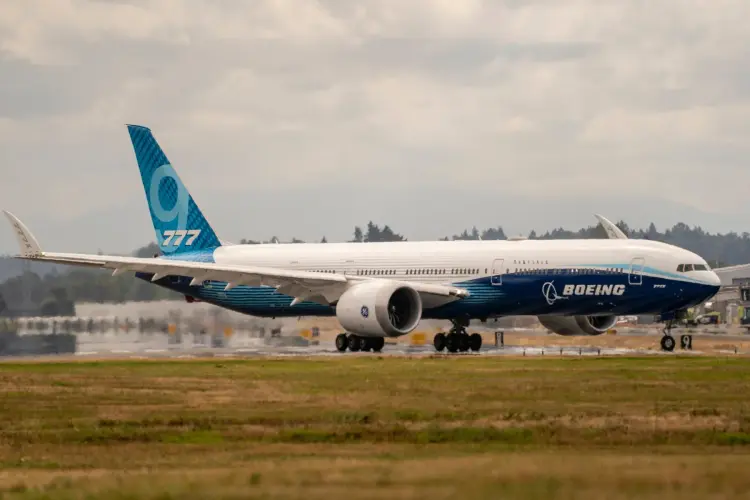 Một chiếc Boeing 777X tại sân bay Boeing Field ở Seattle. Hình ảnh: David Ryder/Bloomberg