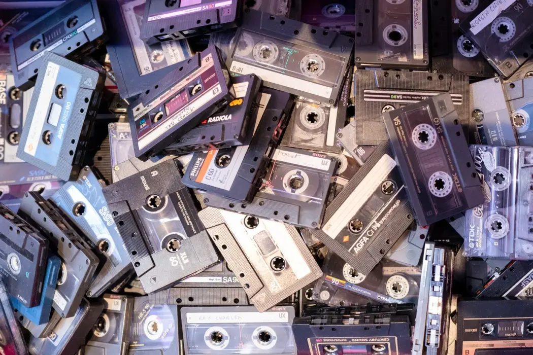 Sự mệt mỏi với dịch vụ phát trực tuyến đang hồi sinh băng cassette và đĩa than