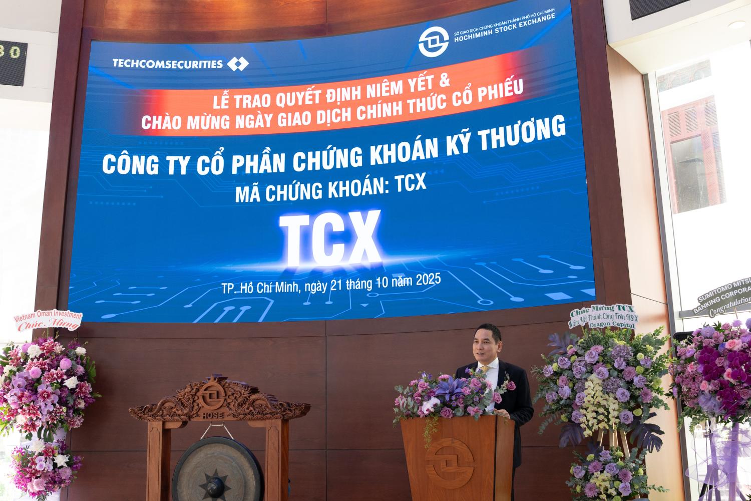 Các ngân hàng đầu tư Việt Nam ráo riết tuyển quân đón làn sóng IPO tỉ đô