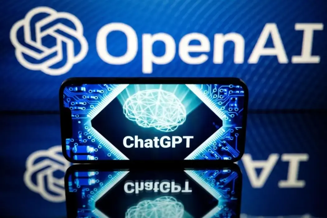 Các doanh nghiệp vẫn chưa xác định rõ việc sử dụng ChatGPT. Ảnh: Lionel Bovaventure/AFP 