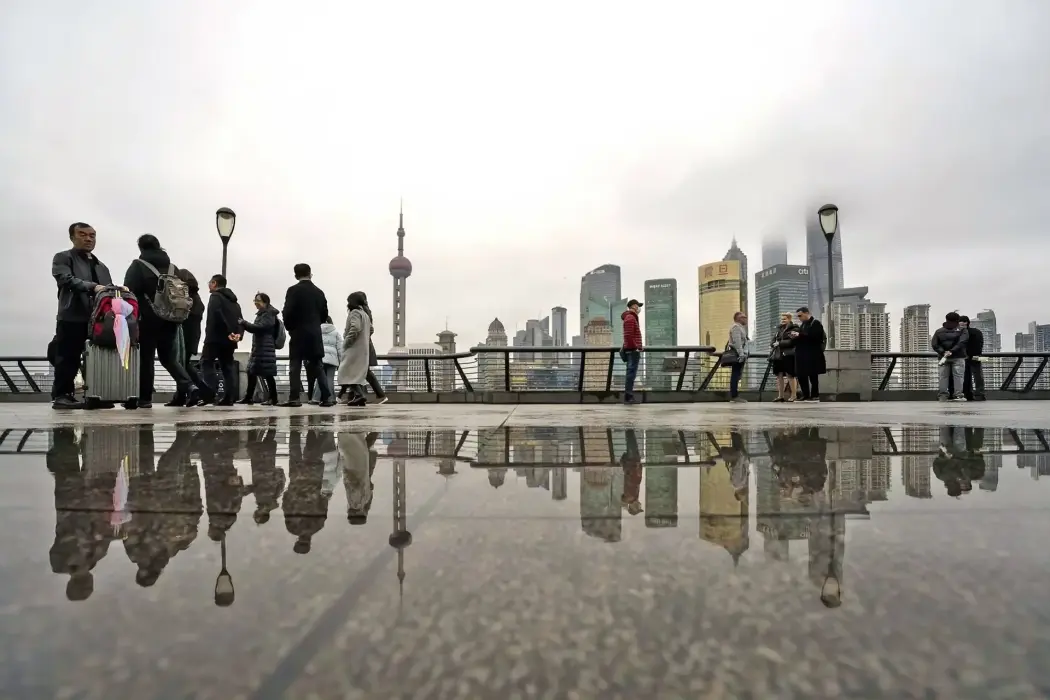 Các tòa nhà ở Khu tài chính Lujiazui của Phố Đông ở Thượng Hải. Hình ảnh: Raul Ariano/Bloomberg 