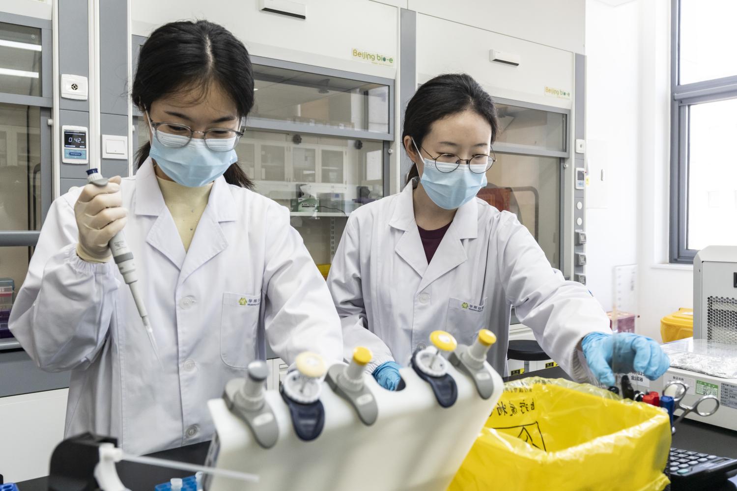 Trung Quốc giỏi sáng chế thuốc mới, nhưng nan giải bài toán chi trả