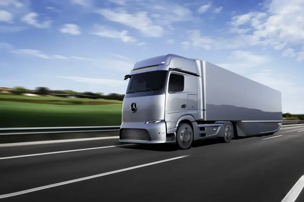 Ngày càng nhiều xe tải Trung Quốc chạy bằng điện, đe dọa vai trò của dầu diesel
