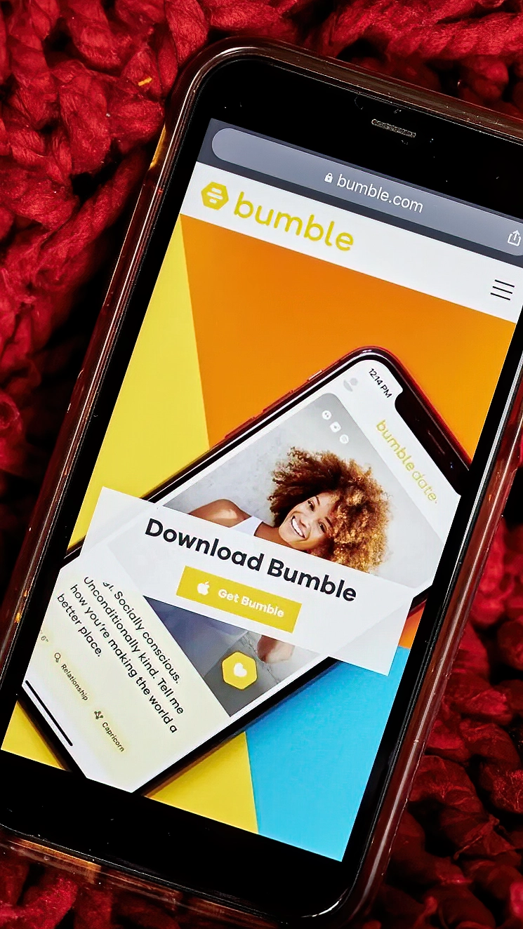 Khó xin việc, nhiều người tìm cơ hội phỏng vấn qua ứng dụng hẹn hò