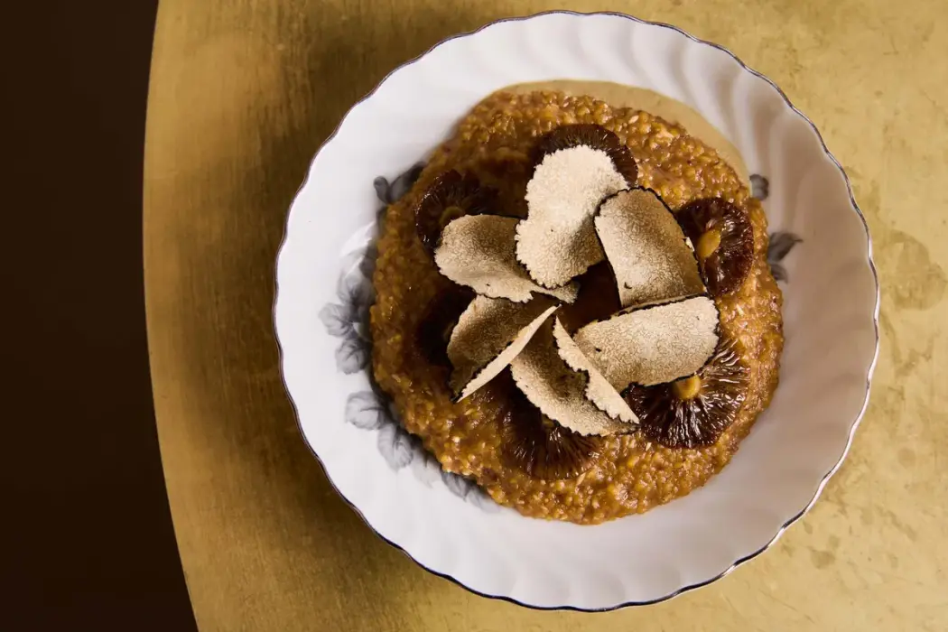 Món cháo nấm tại nhà hàng HAGS ở thành phố New York. Đầu bếp Telly Justice gọi thức ăn bị bỏ đi là sự thiếu trí tưởng tượng. Hình ảnh: Mill/Melanie Landsman 