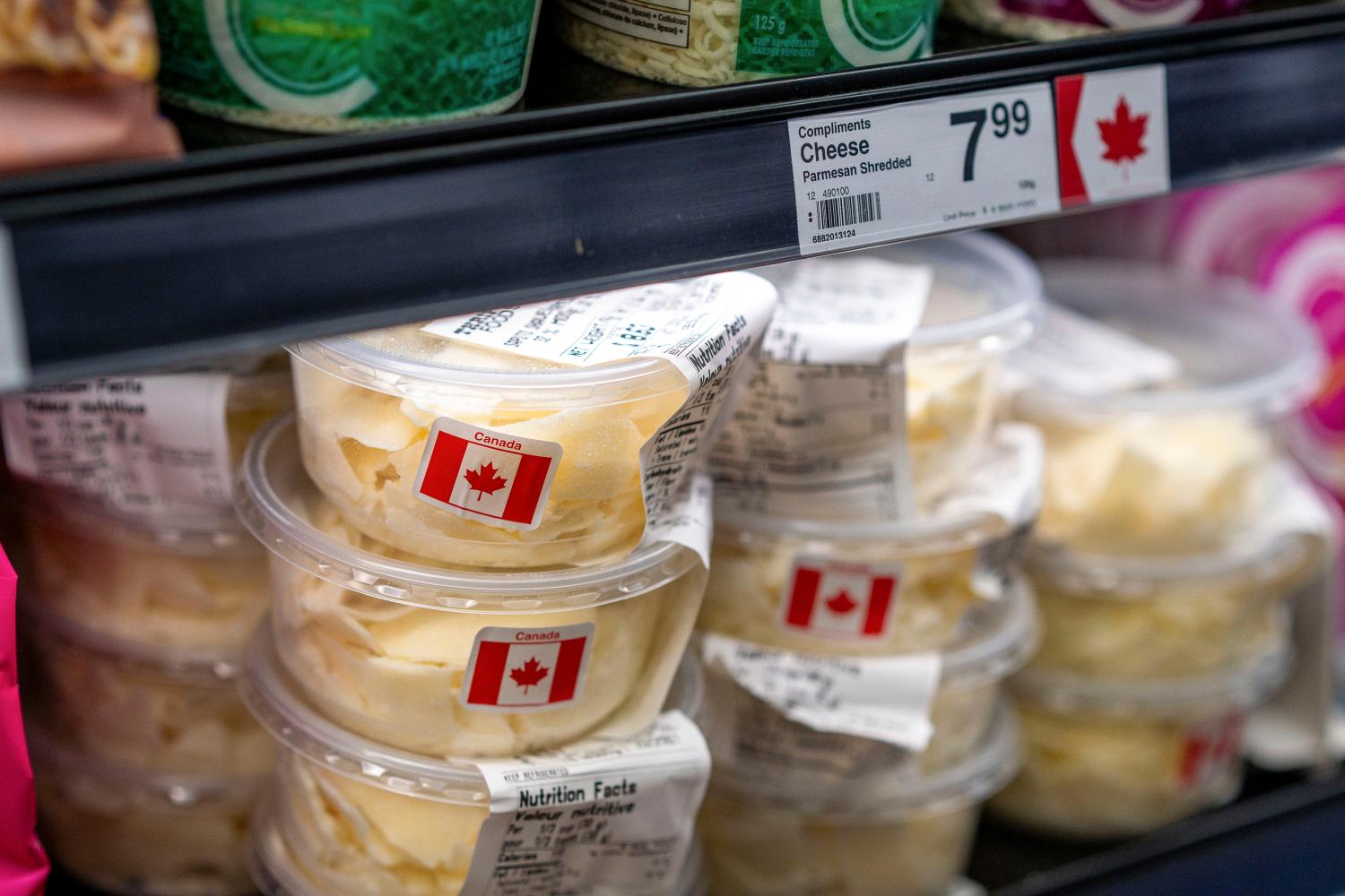 Mỹ trả đũa  thương mại, cấm nhập khẩu một loạt sản phẩm của Canada và áp thuế mới