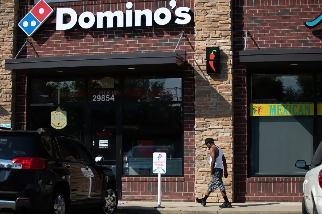 Ông trùm thức ăn nhanh 83 tuổi trở lại thương trường để cứu Domino's