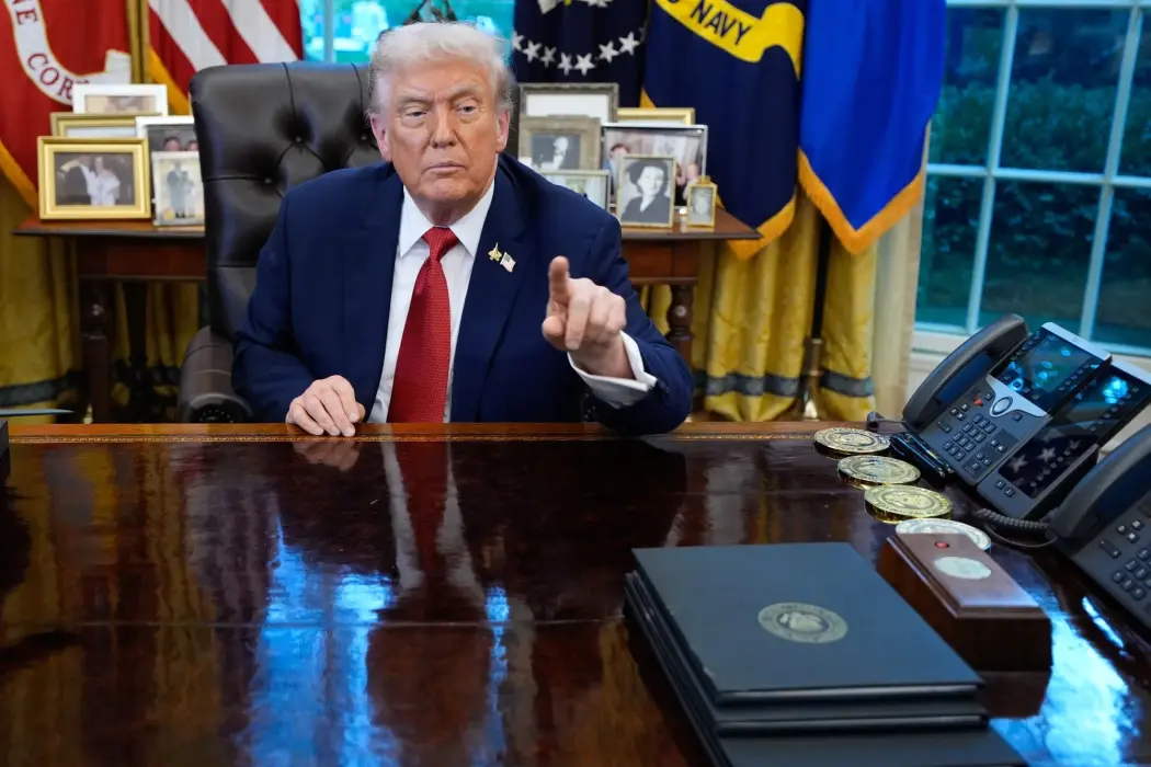 Trump đã cho ngưng các chính sách hỗ trợ xe điện. Hình ảnh: Yuri Gripas_Abaca/Bloomberg 