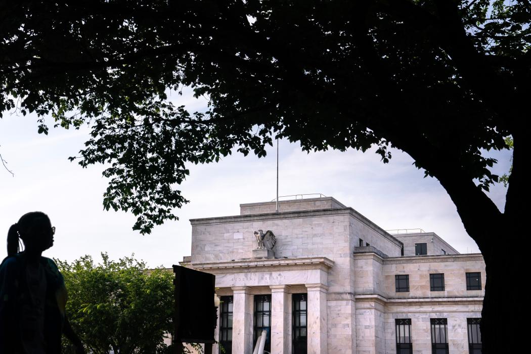 S&P 500 được dự báo giảm 10% do Fed tăng lãi suất, theo chiến lược gia MRA