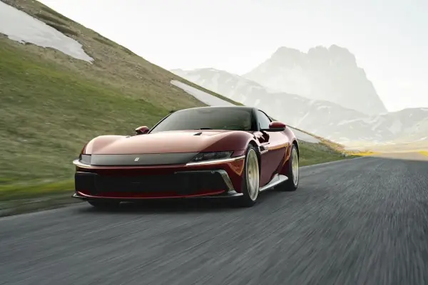 Ferrari nâng dự báo lợi nhuận nhờ các mẫu xe giới hạn và đắt tiền