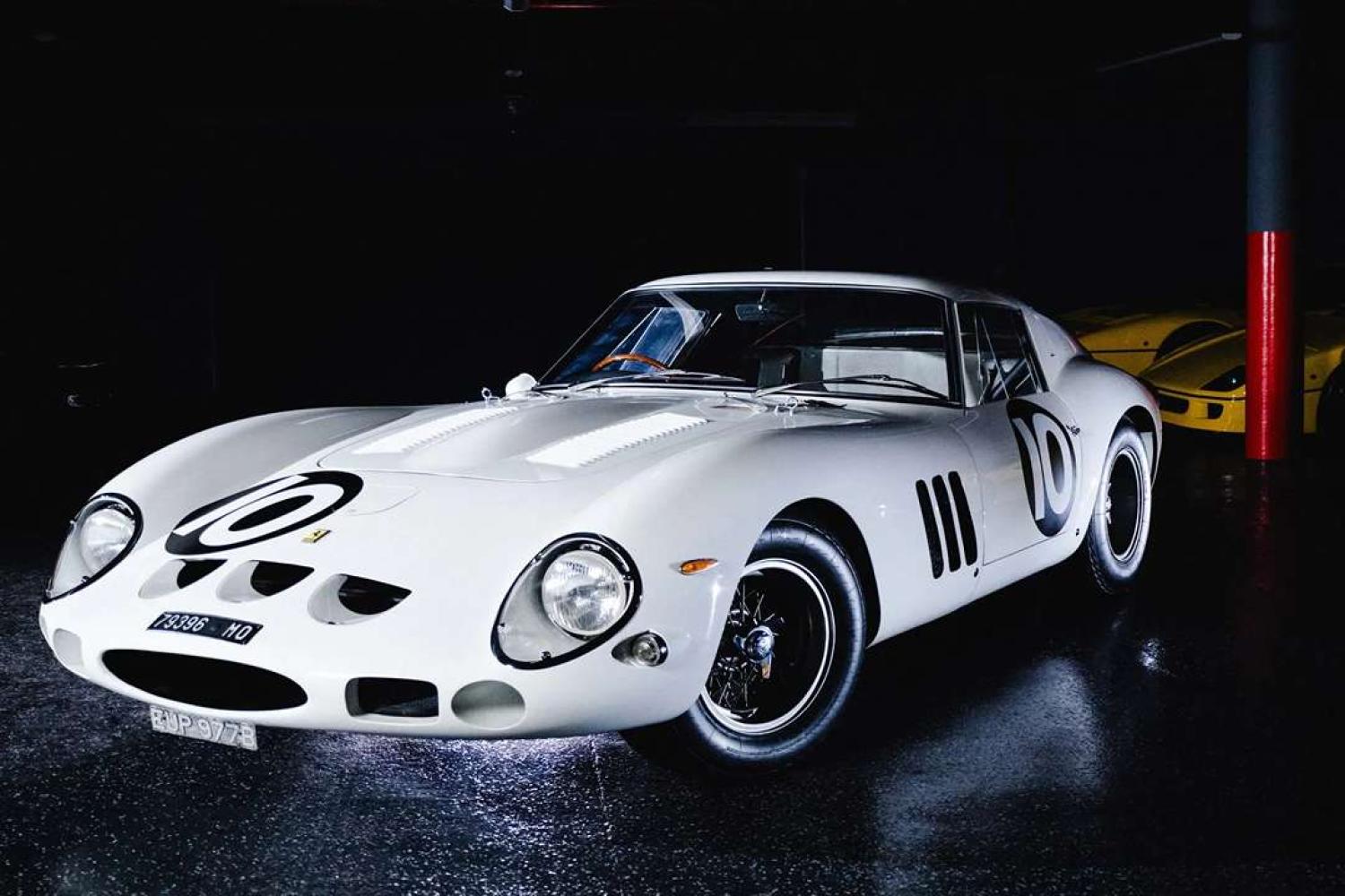 Những đứa trẻ lớn lên cùng giấc mơ Ferrari giờ đã đủ sức biến nó thành sự thật