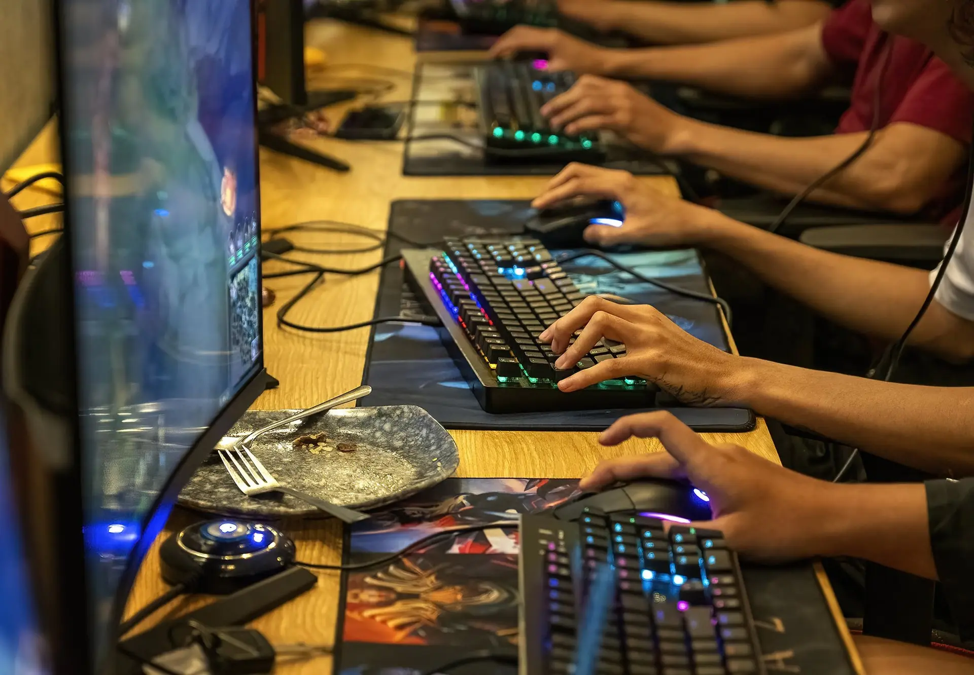 Game bán chạy tại Trung Quốc gây tranh cãi về vấn đề giới tính