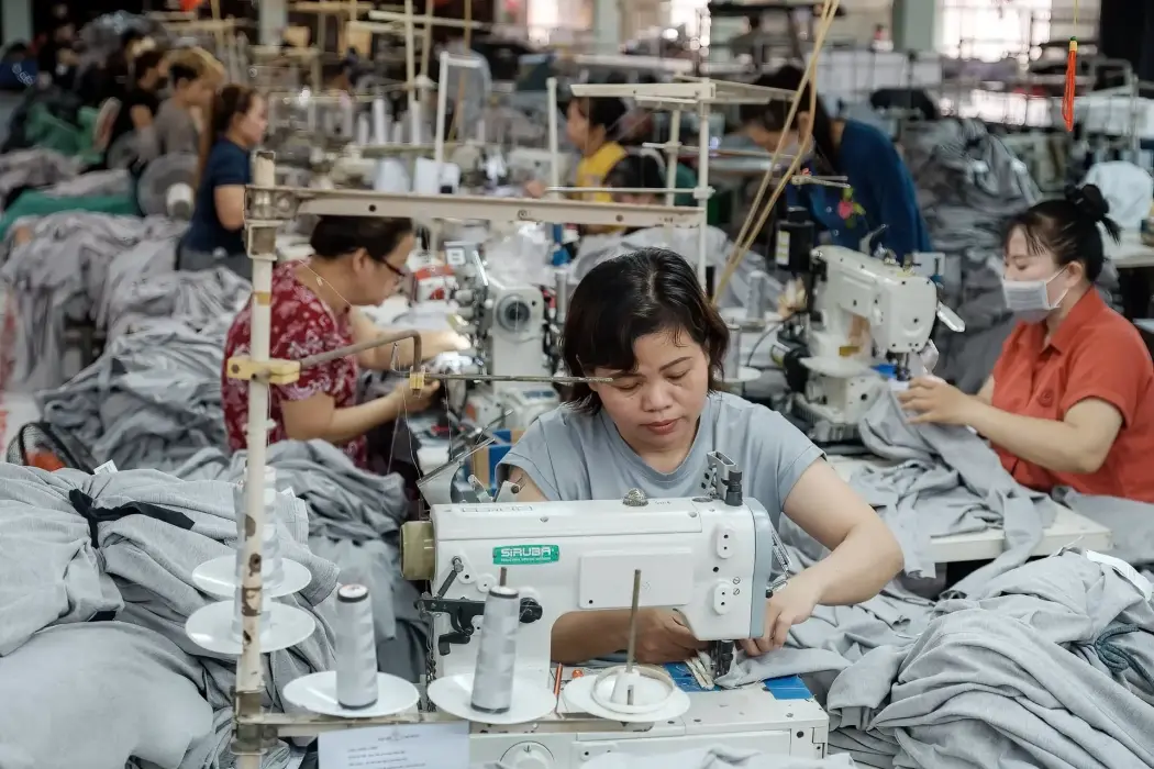 Một nhà máy may mặc ở Thành phố Hồ Chí Minh, Việt Nam. Hình ảnh: Linh Phạm/Bloomberg 