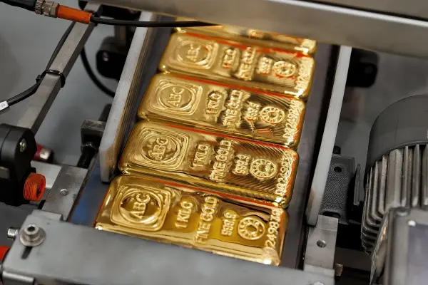Giá vàng giảm mạnh, tỉ giá USD và NDT tăng nhẹ sáng 22.10