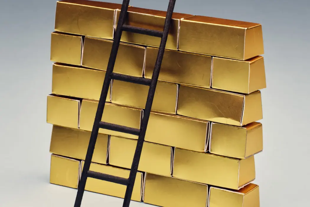 Những người đứng sau đợt bứt phá lên mốc 5.000 USD của vàng