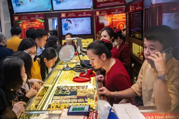 Biến động tỉ giá và giá vàng đầu tuần