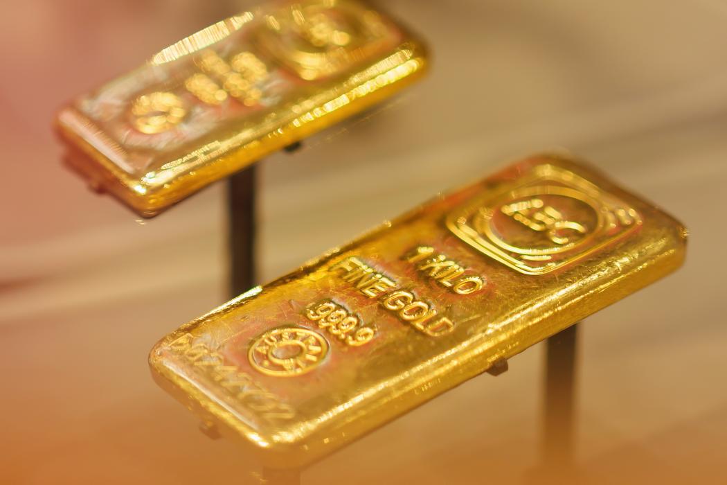 Tỉ giá USD giảm nhẹ, giá vàng trong nước đi ngang sáng 27.2