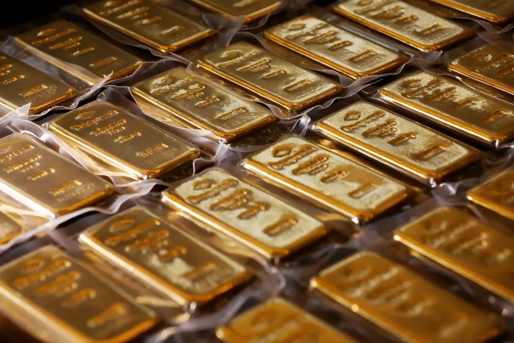 Giá vàng lại tăng thêm 1,1 triệu đồng/lượng; giá dầu thế giới giảm 12%