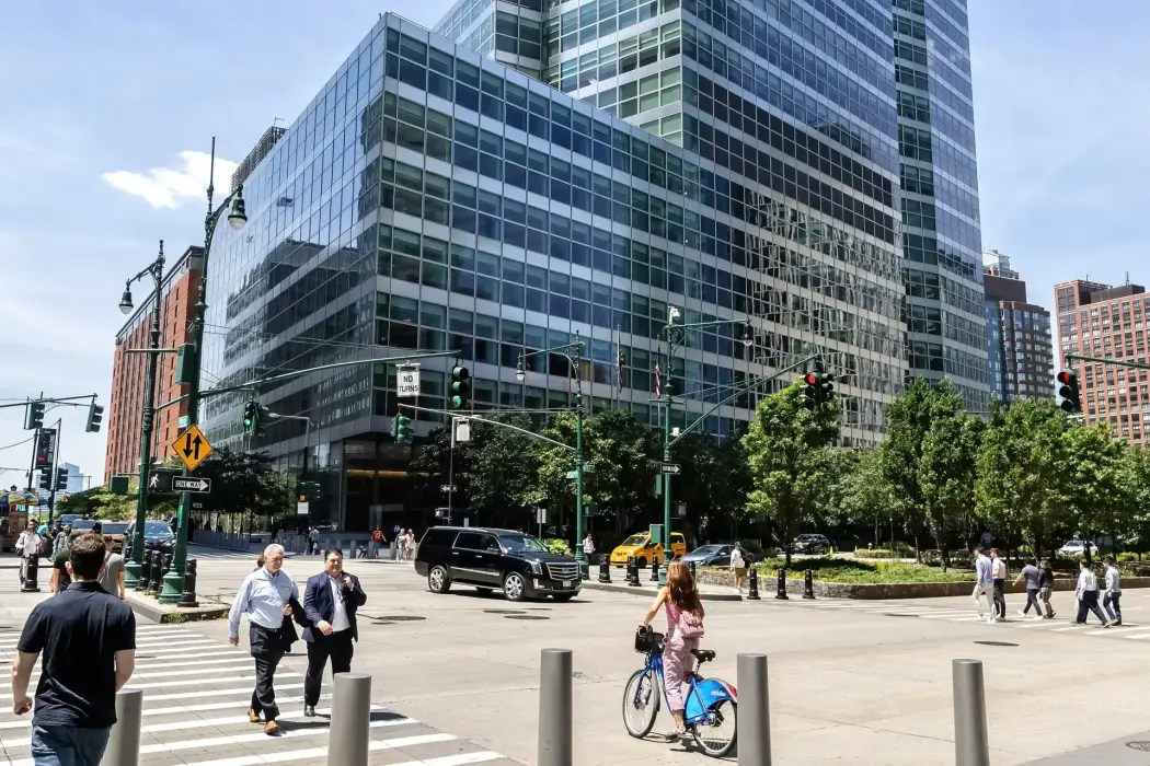 Goldman Sachs chào bán cổ phần quỹ đầu tư Millennium